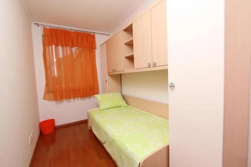 רוביני Apartment Alen 0*,